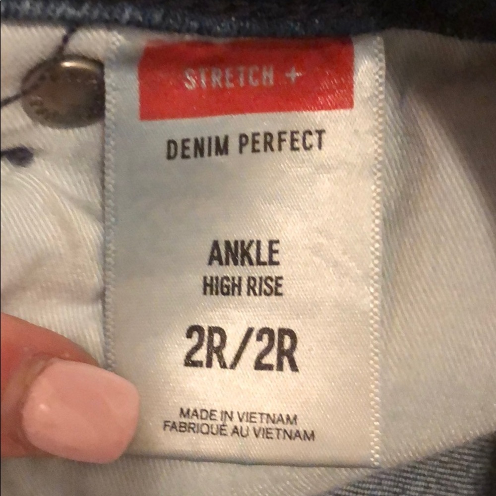 High Waisted Ripped Denim - Picture 4 of 4